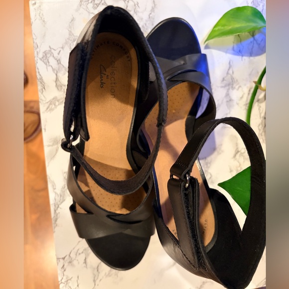 Clarks Black Crisscross Heels - Picture 6 of 8